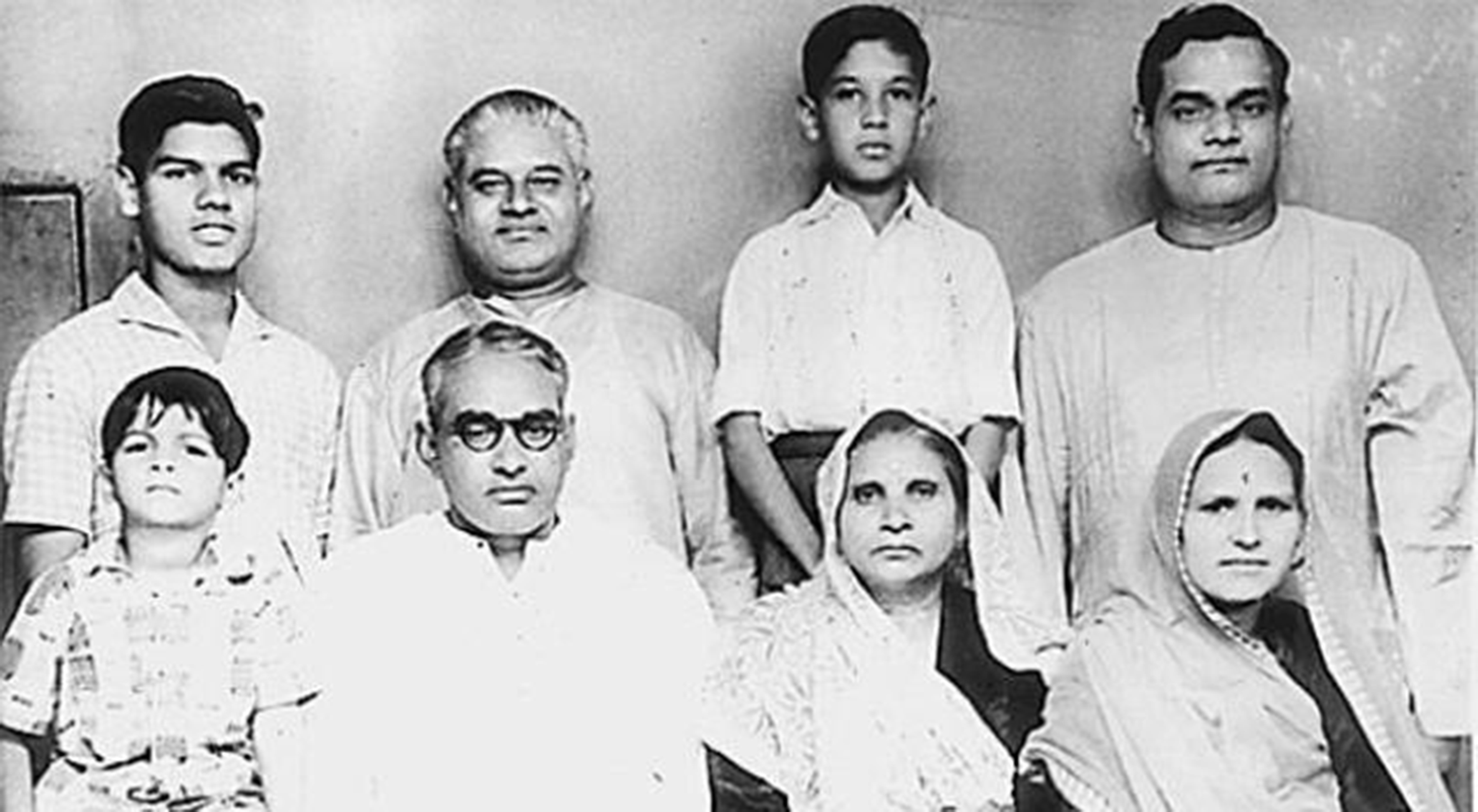 Atal Bihari Vajpayee extreme right with his siblings