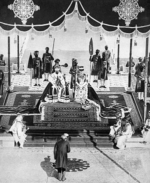 300px The Nizam of Hyderabad pays homage to the king and queen at the Delhi Durbar